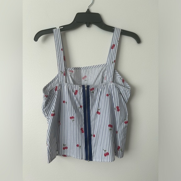 Liberty Love cherry top size medium - Picture 4 of 5